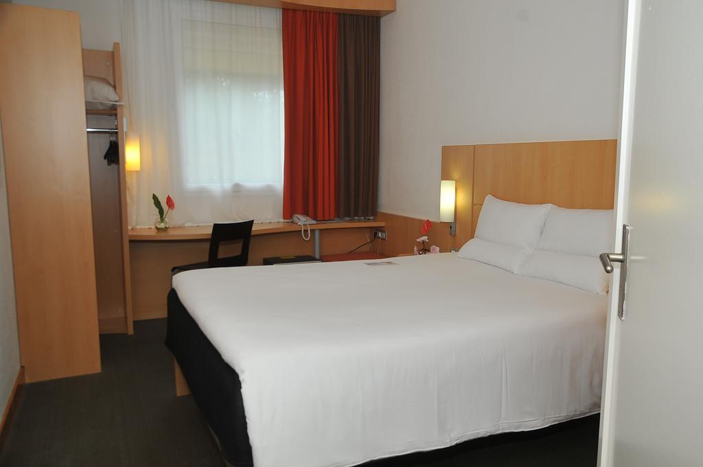 Ibis Cotonou Hotel ภายนอก รูปภาพ